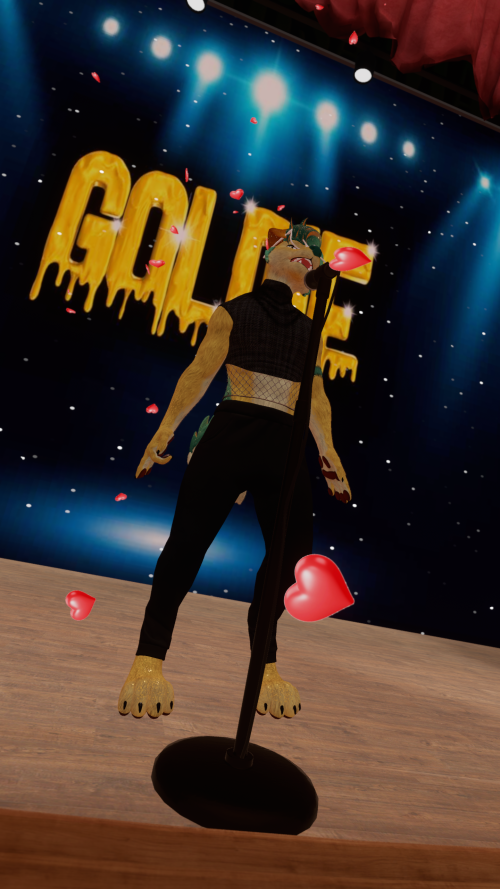 VRChat_2024-07-27_18-39-22.404_2560x1440.png